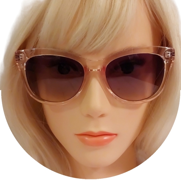 Jones New York Accessories - NWOT Jones New York Signature Sunglasses